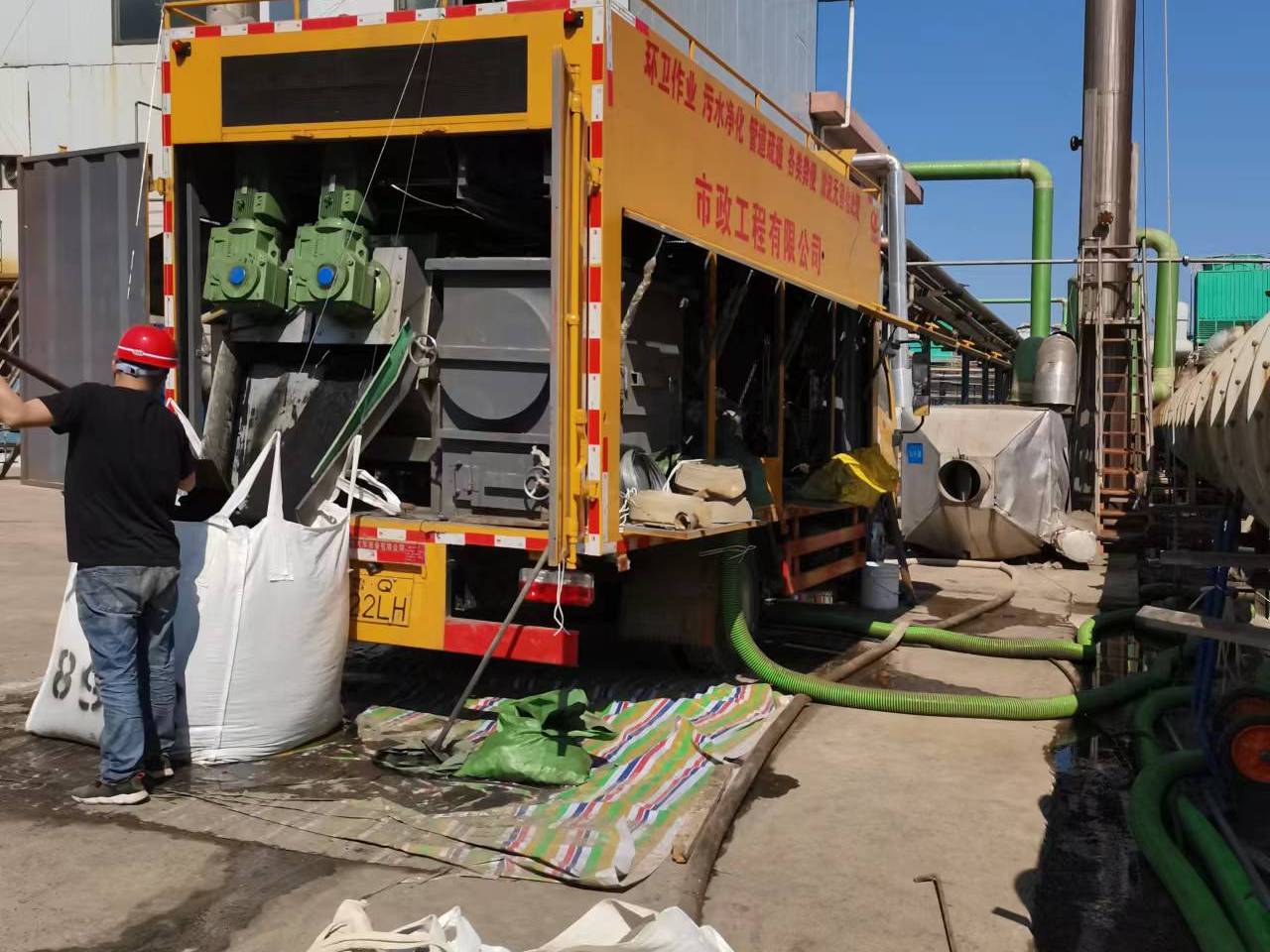 塔洋镇淤泥压干处理